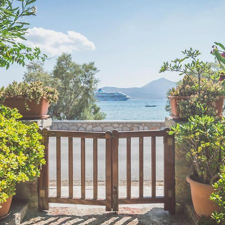 Kourita Garden Apartment With Sea View Near To The Port Of Milos Adamantas  Buitenkant foto