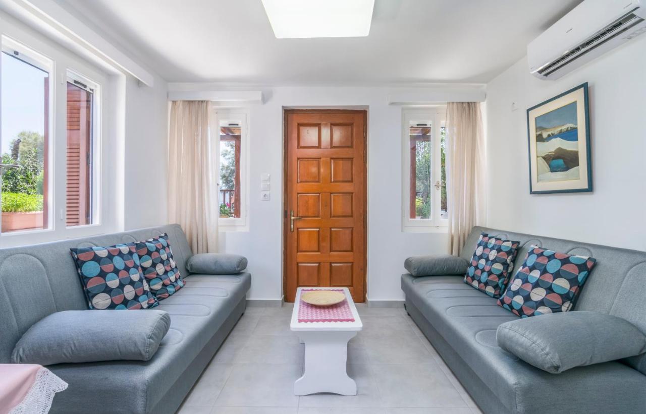 Kourita Garden Apartment With Sea View Near To The Port Of Milos Adamantas  Buitenkant foto