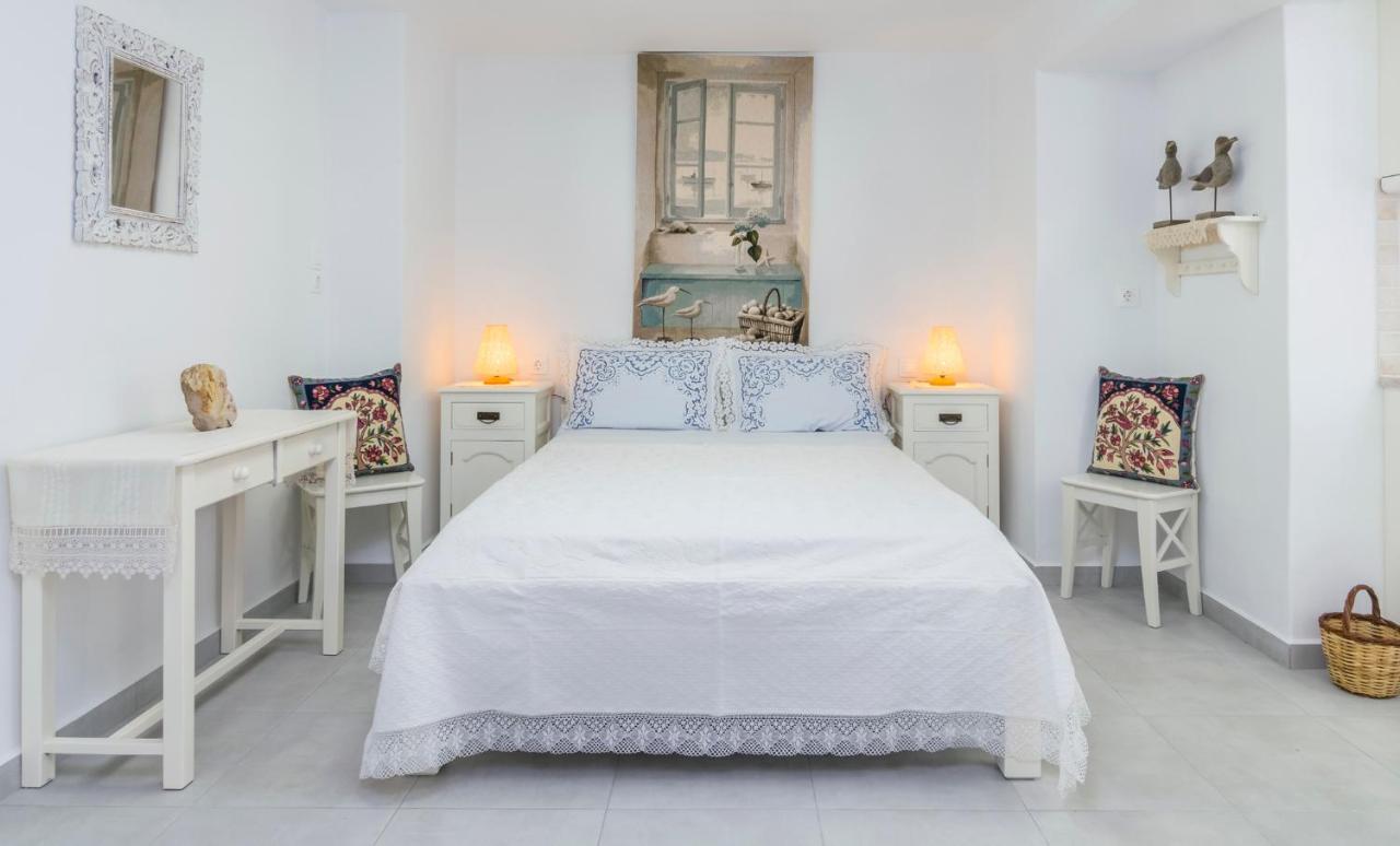Kourita Garden Apartment With Sea View Near To The Port Of Milos Adamantas  Buitenkant foto