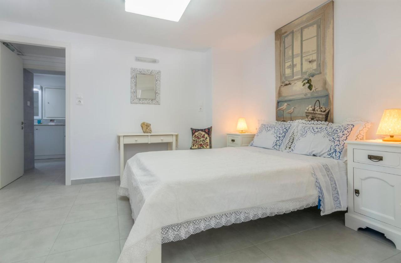 Kourita Garden Apartment With Sea View Near To The Port Of Milos Adamantas  Buitenkant foto