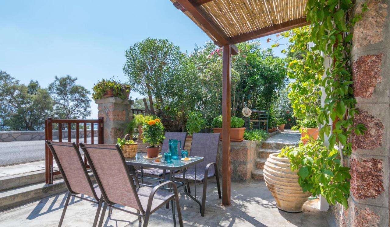 Kourita Garden Apartment With Sea View Near To The Port Of Milos Adamantas  Buitenkant foto